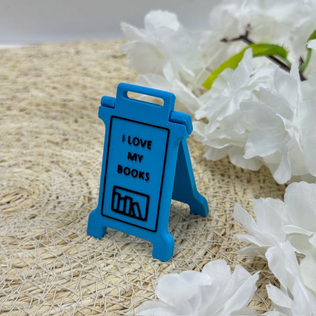 'i love my books' sign