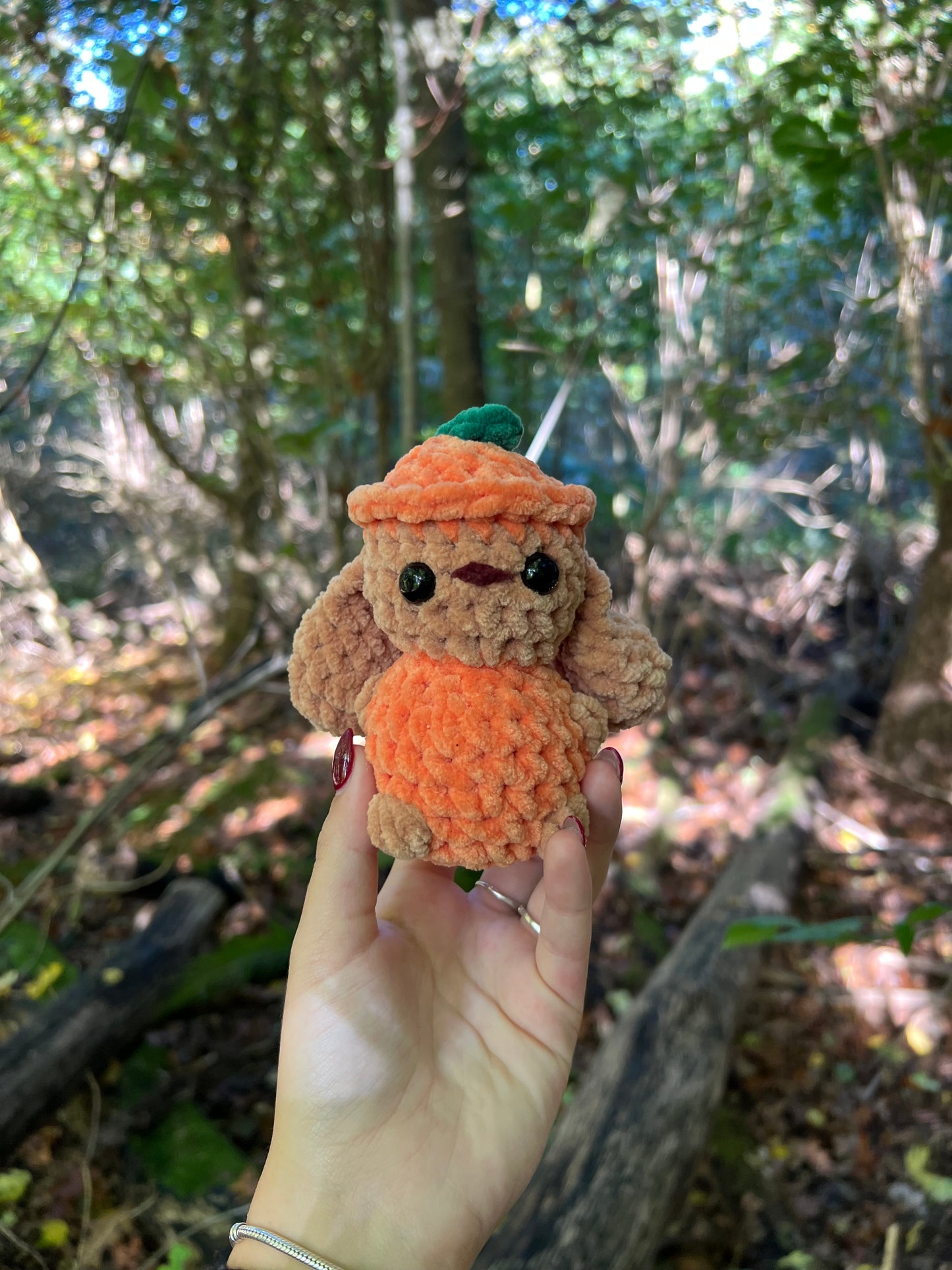 klein konijn in pompoen