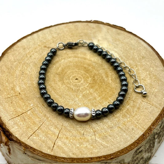 hematiet armband zilver met een parel