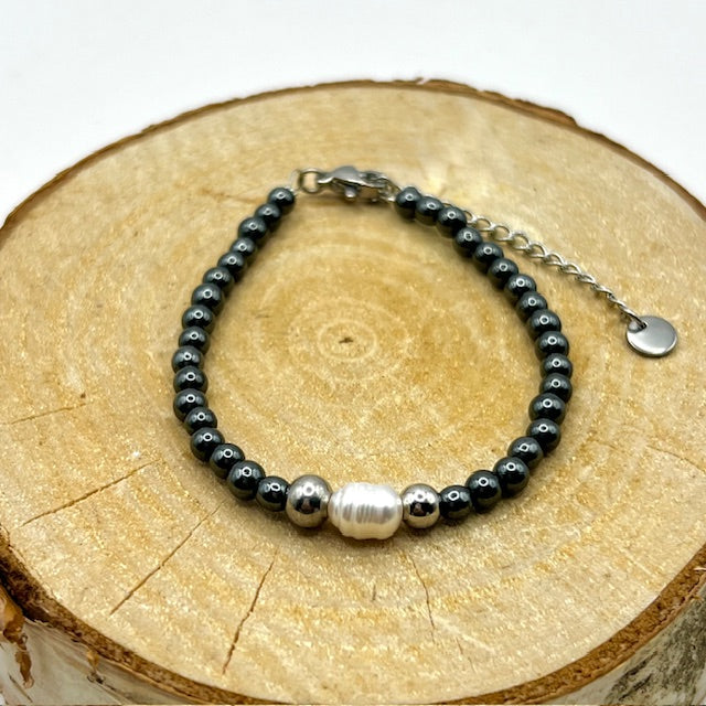 hematiet armband zilver met een parel