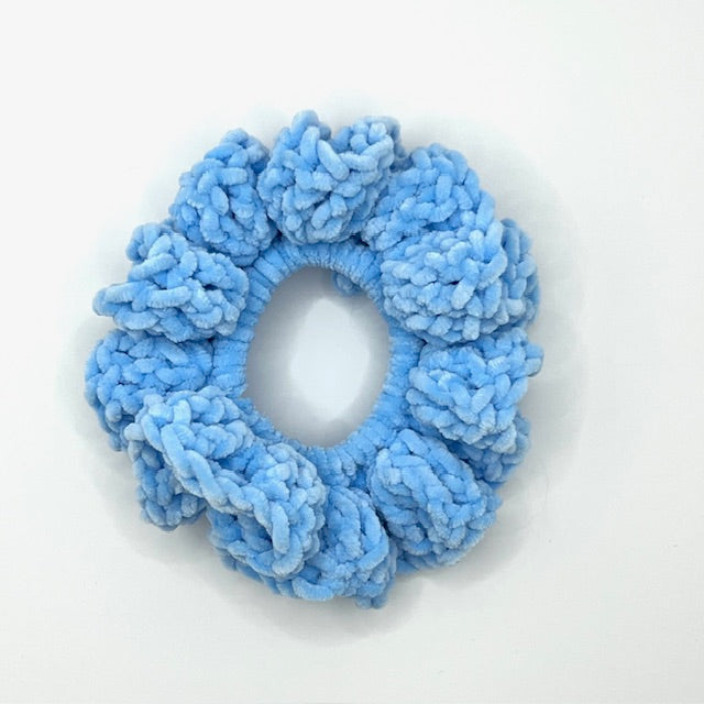 gehaalte velvet scrunchie licht blauw